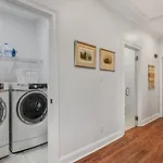 Starland Town House, Walk To The Park