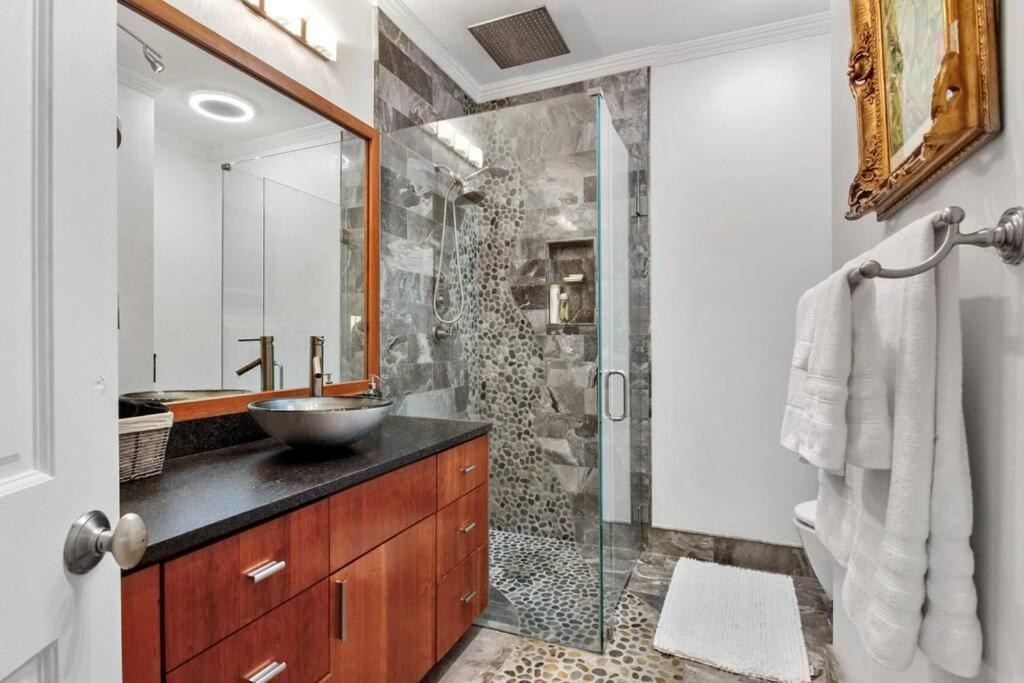 Holiday home Starland Town House, Walk To The Park Savannah