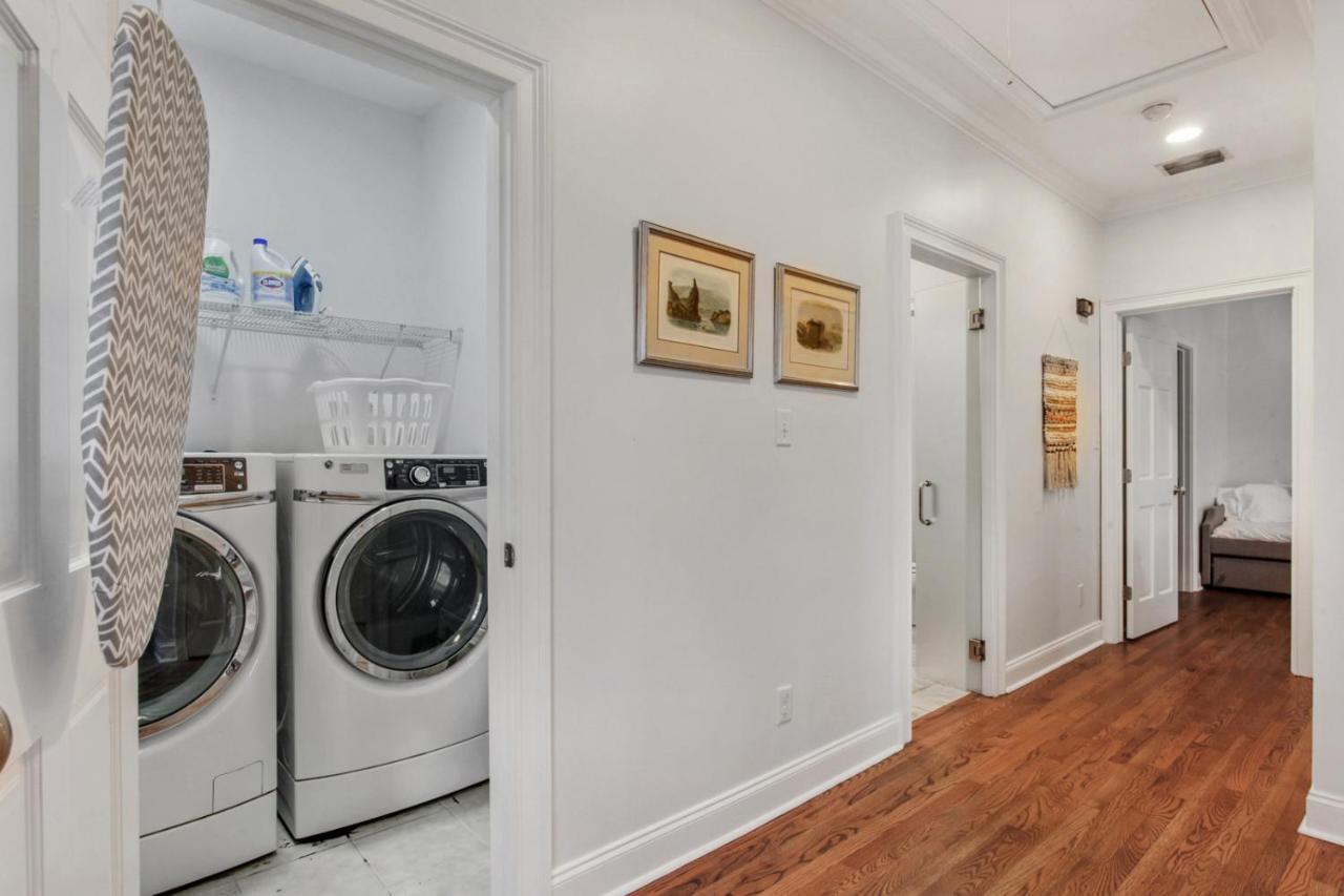 Starland Town House, Walk To The Park Savannah