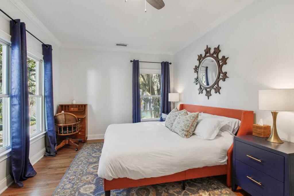 Starland Town House, Walk To The Park * Savannah