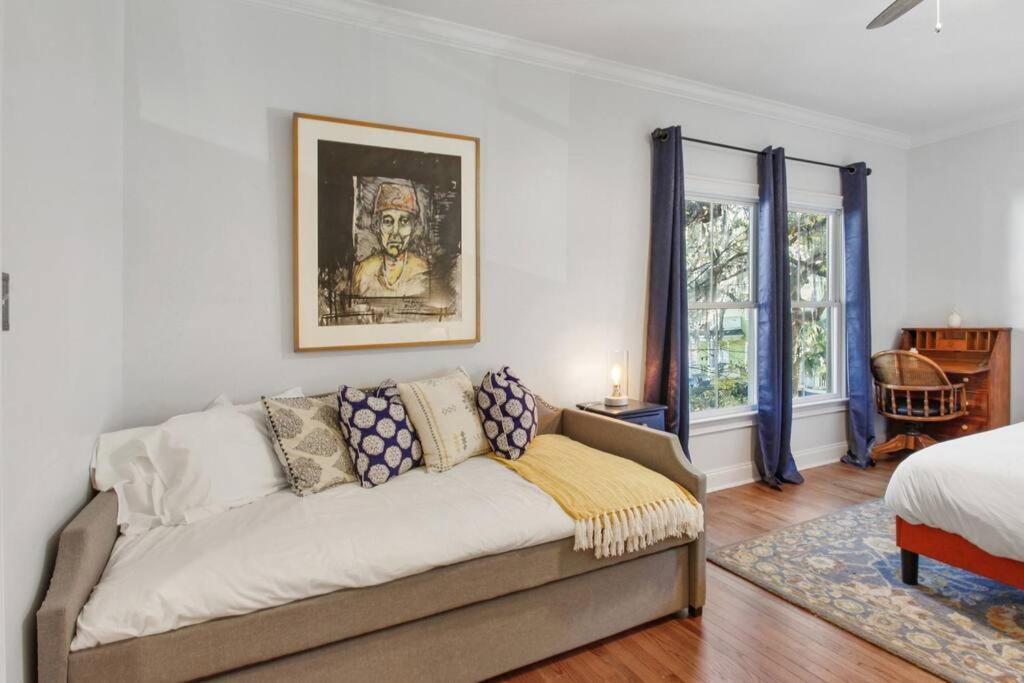 Starland Town House, Walk To The Park Holiday home Savannah
