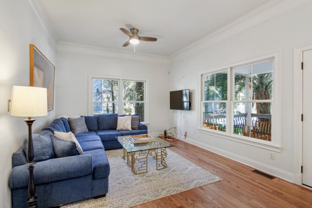 Starland Town House, Walk To The Park Holiday home *