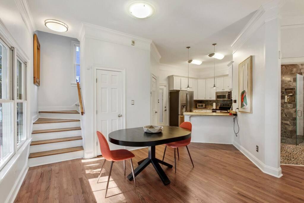 Starland Town House, Walk To The Park Holiday home Savannah